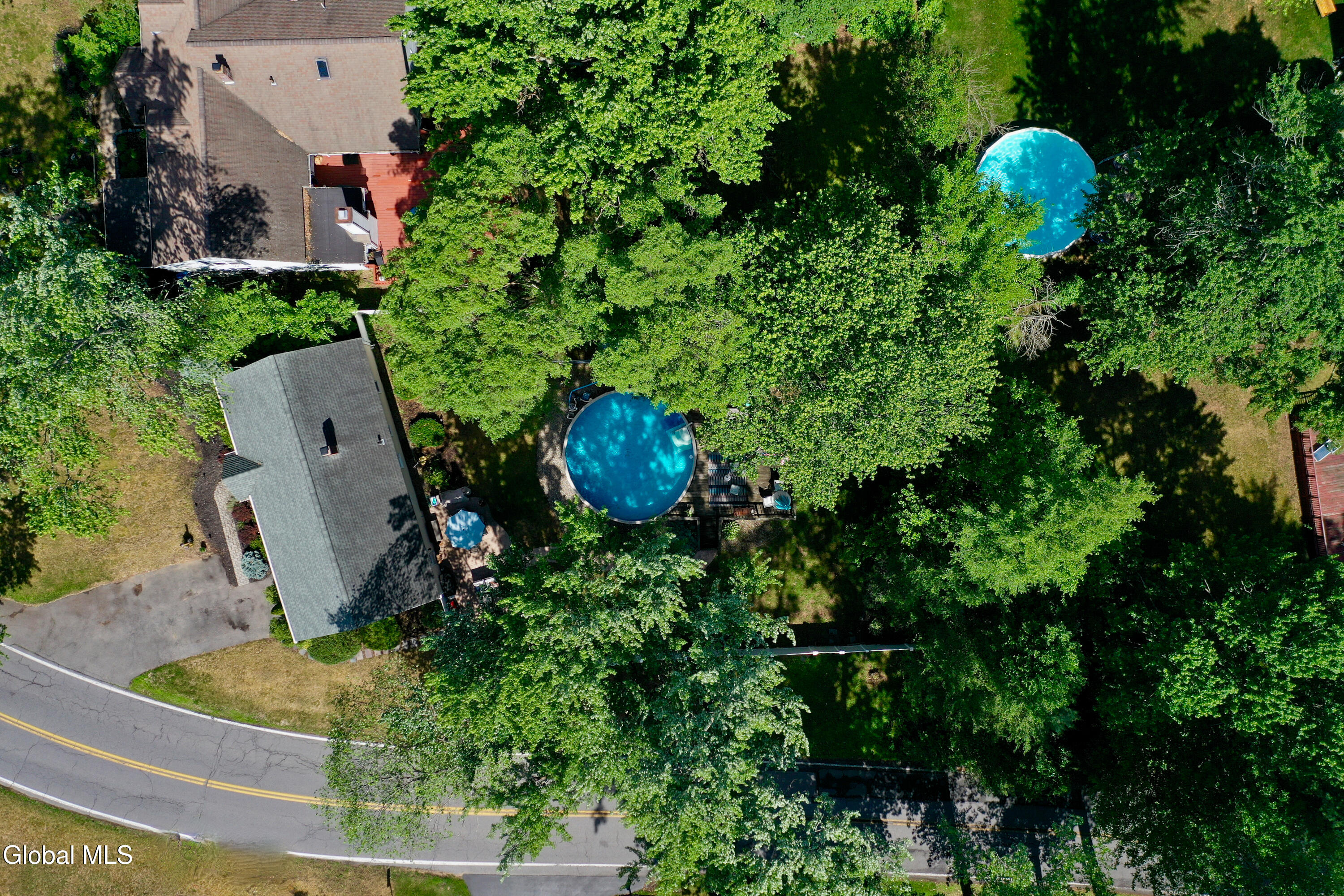 69 Gipp Road Albany, NY 12203 - Photo 3 of 54 9