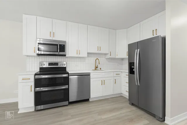 $339,900 | 6147 North Sheridan Road, Unit 7A, Chicago, IL 60660