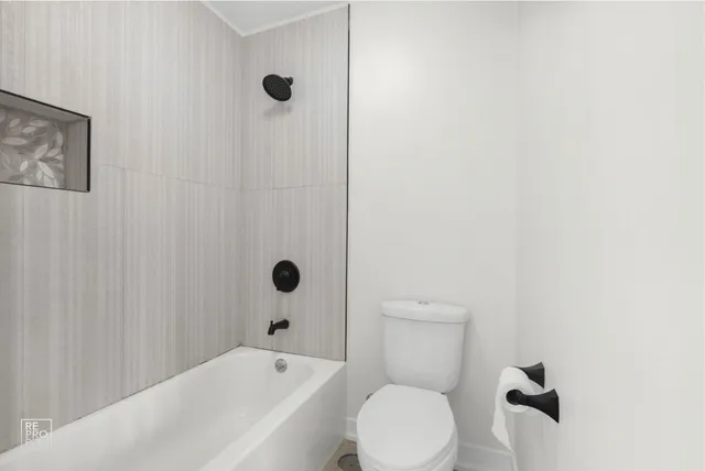 $339,900 | 6147 North Sheridan Road, Unit 7A, Chicago, IL 60660