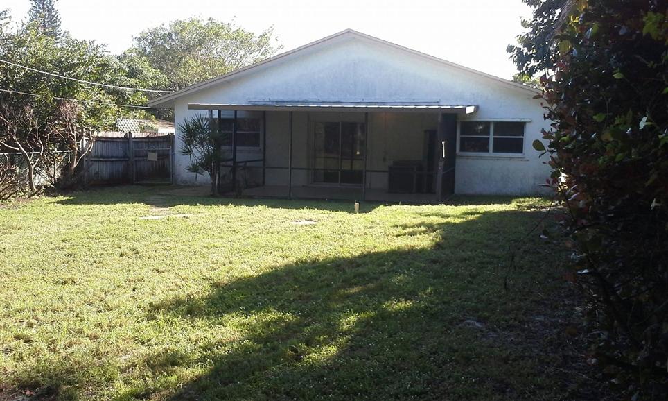 325 Glouchester Street Boca Raton, FL 33487 - Photo 11 of 16 14528014-11