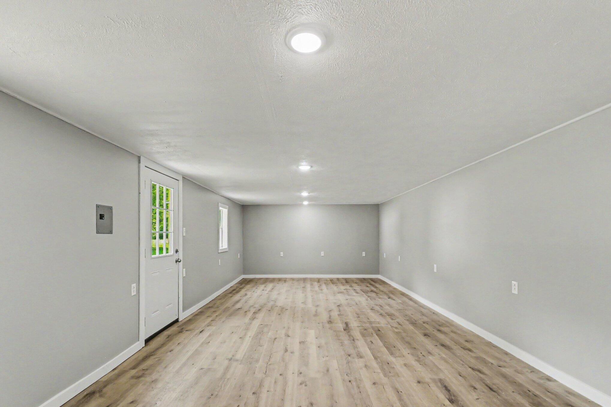 2795 South Bradley Road Charlotte, MI 48813 - Photo 18 of 23 025_file_7062