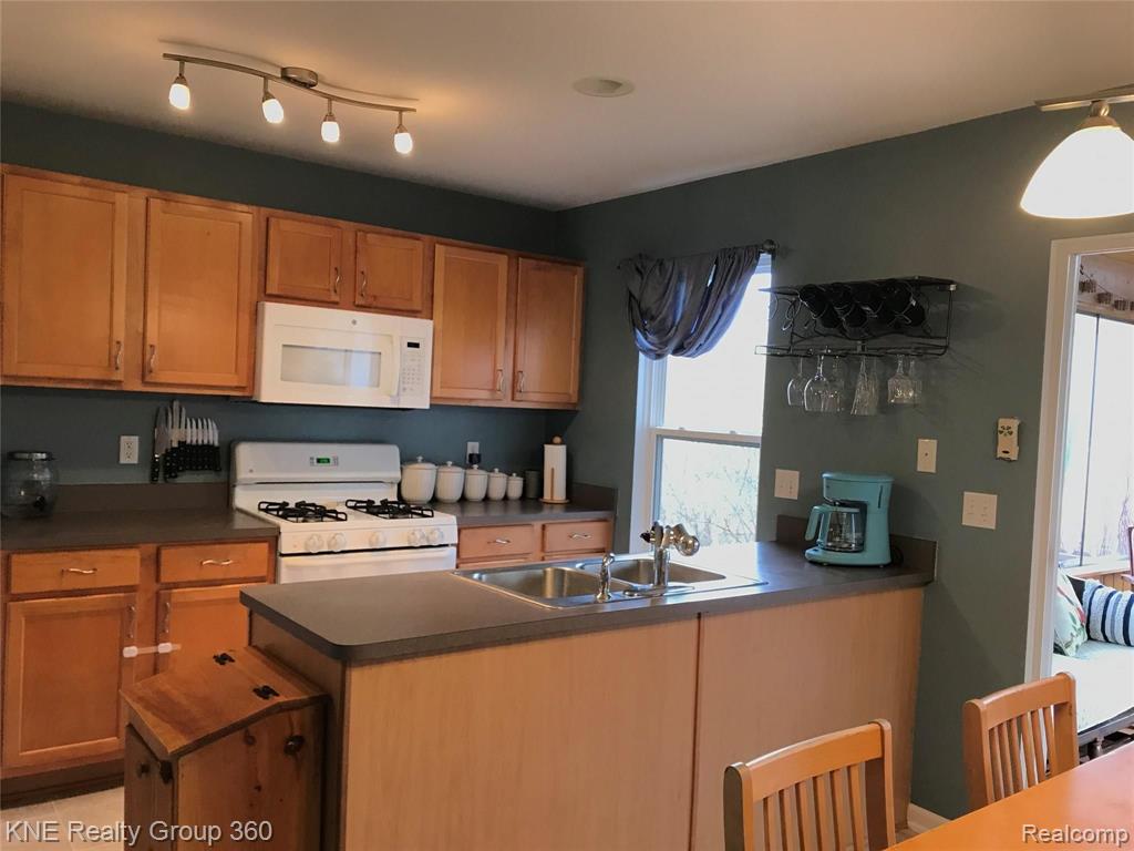 720 Brower Road Fowlerville, MI 48836 - Photo 19 of 37