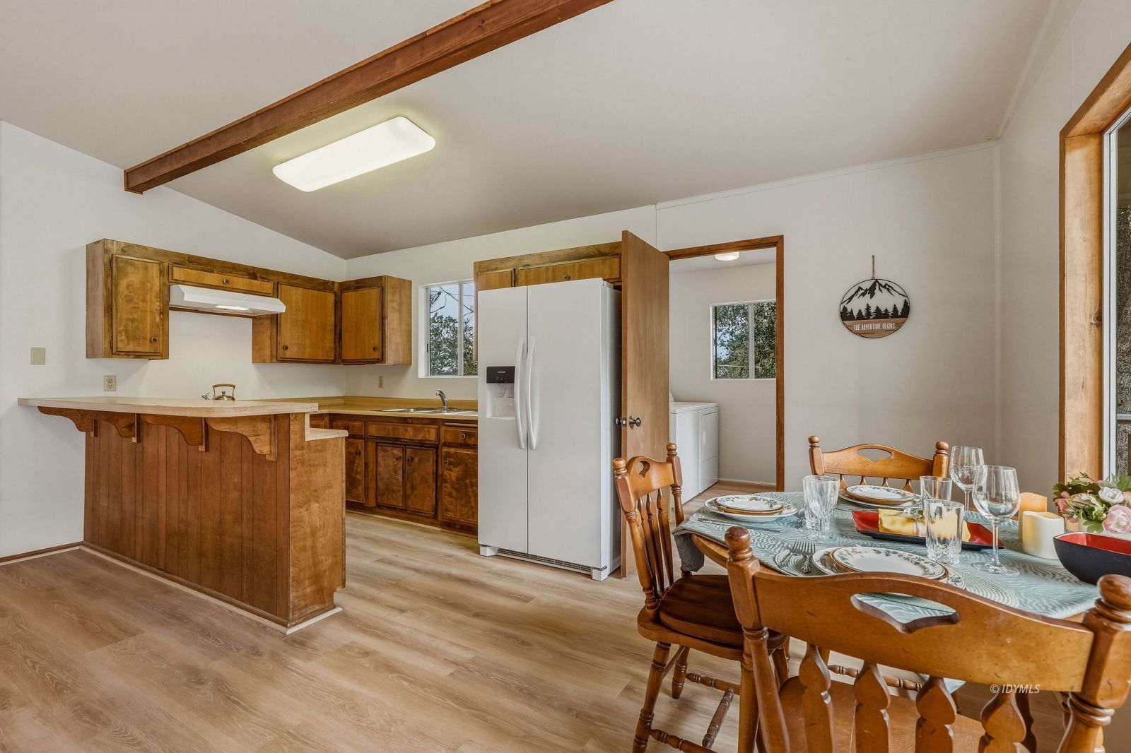25461 Glen Road Idyllwild, CA 92549 - Photo 13 of 41 Kitchen/Dining area