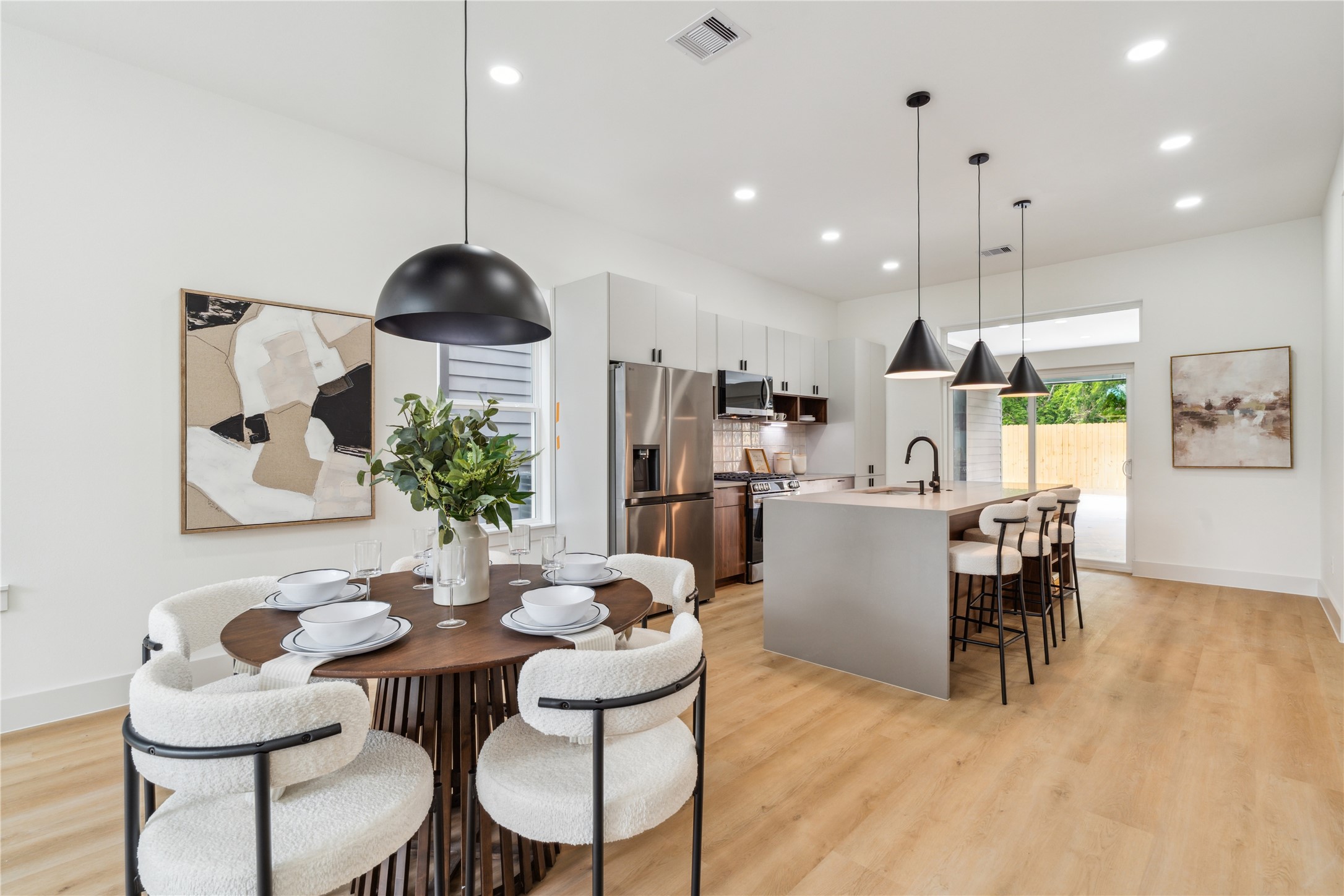 3415 Stonewall Street Houston, TX 77020 - Photo 3 of 50 A stunning diplay of art and form built by Vecino Homes and designed by Viarq Designers set a new bar in the residential realm.