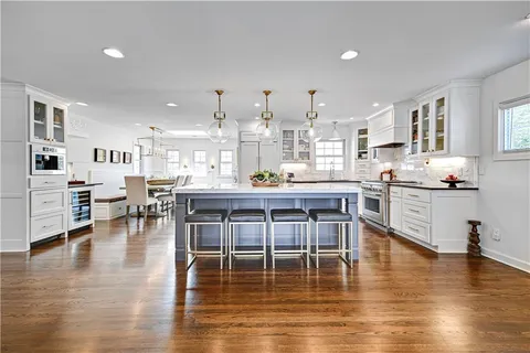 $1,250,000 | 444 Lakeshore Drive West, Lake Quivira, KS 66217