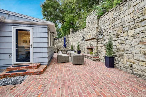 $1,250,000 | 444 Lakeshore Drive West, Lake Quivira, KS 66217