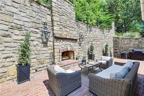 $1,250,000 | 444 Lakeshore Drive West, Lake Quivira, KS 66217