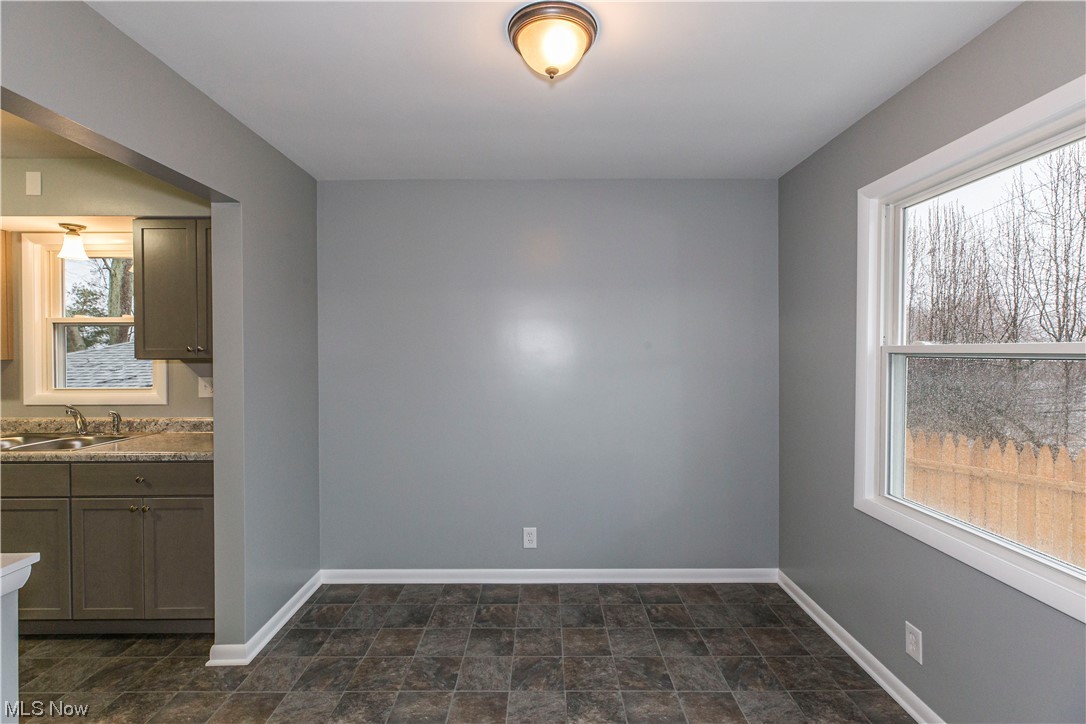 340 Hillman Road Akron, OH 44312 - Photo 6 of 31