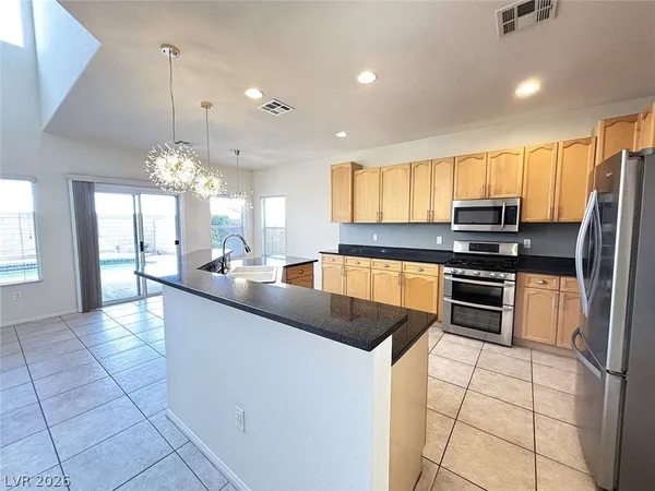 $3,895 | 460 Crocus Hill Street, Las Vegas, NV 89138