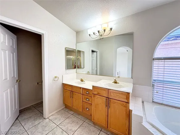 $3,895 | 460 Crocus Hill Street, Las Vegas, NV 89138