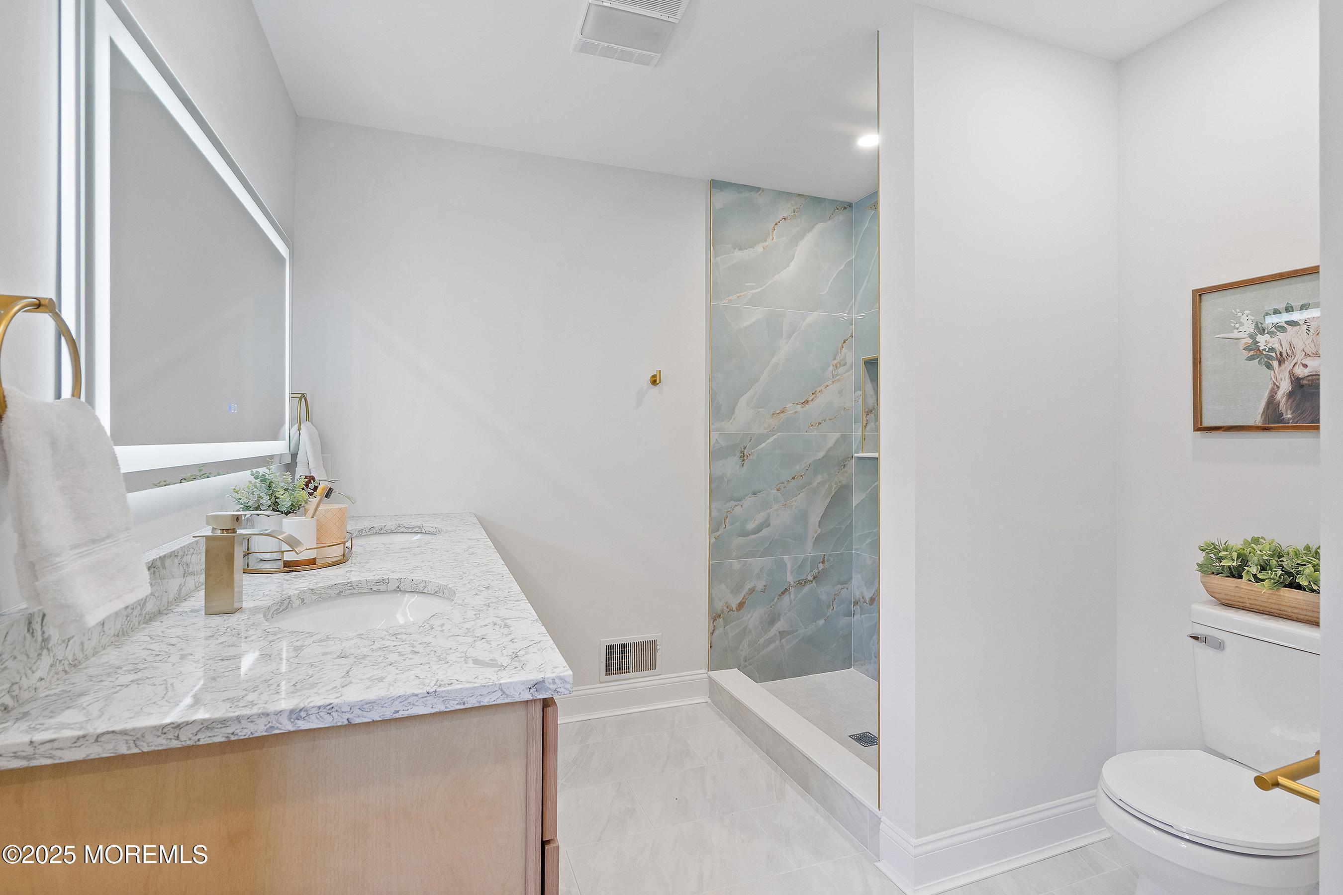 28 Tulip Court Howell, NJ 07731 - Photo 15 of 25 WhatsApp Image 2025-12-15 at 19.32.51 (9