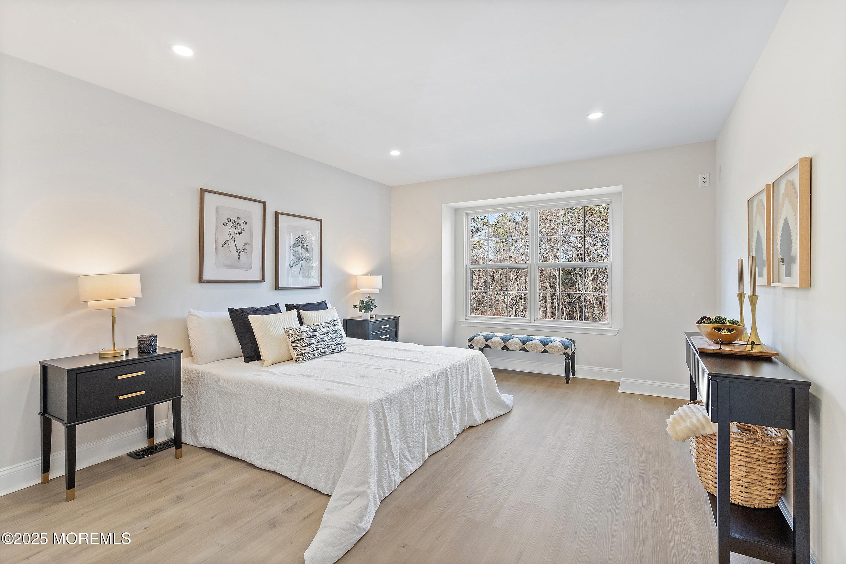 28 Tulip Court Howell, NJ 07731 - Photo 18 of 25 WhatsApp Image 2025-12-15 at 19.32.50 (7