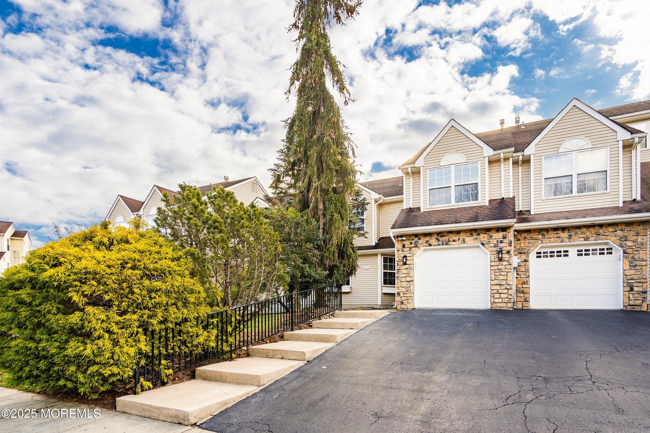 28 Tulip Court Howell, NJ 07731 - Photo 2 of 25 WhatsApp Image 2025-12-15 at 19.32.47 (5