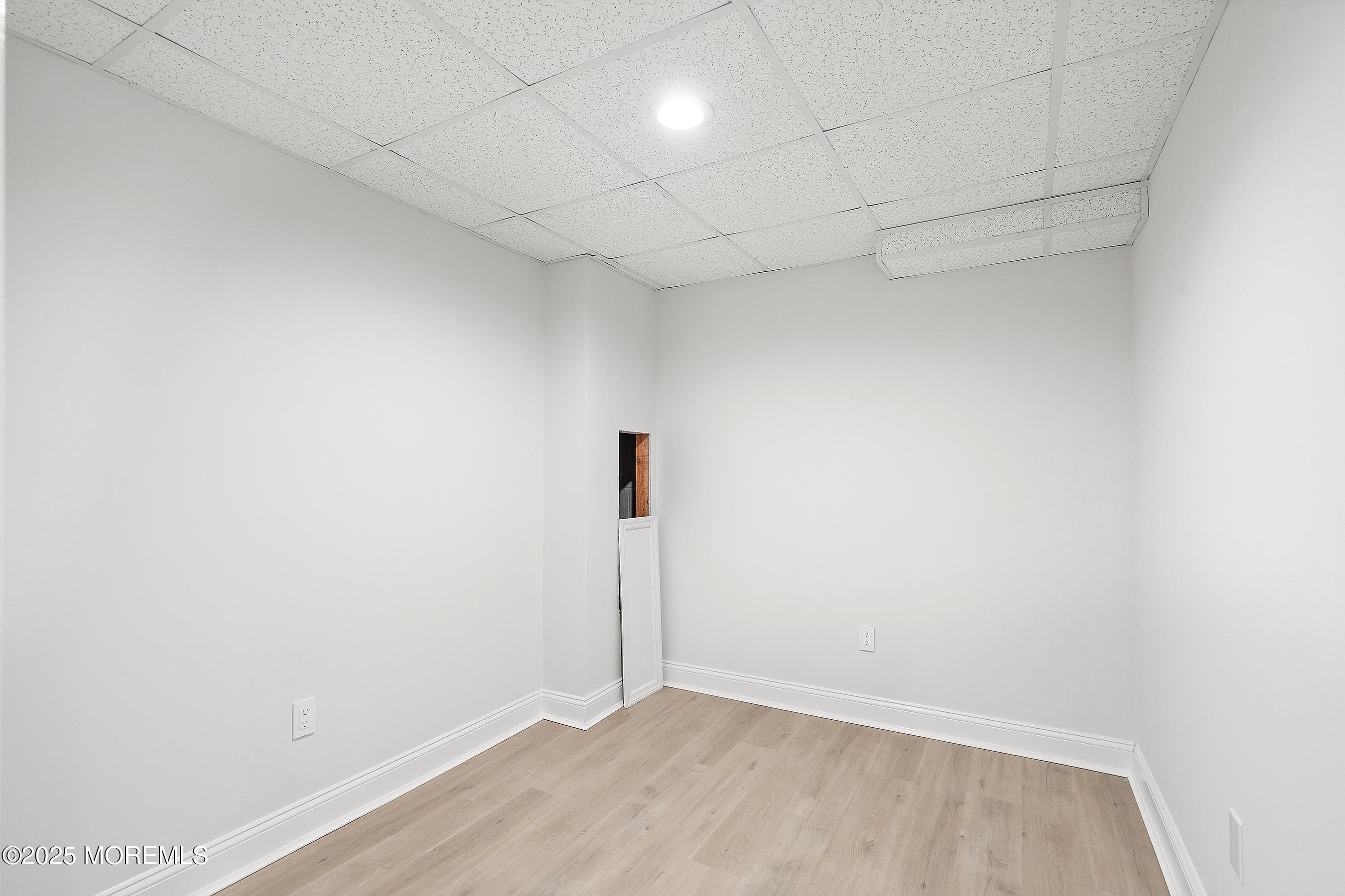 28 Tulip Court Howell, NJ 07731 - Photo 22 of 25 WhatsApp Image 2025-12-15 at 19.32.52 (5