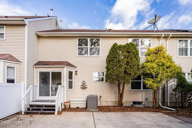 $648,000 | 28 Tulip Court, Howell, NJ 07731