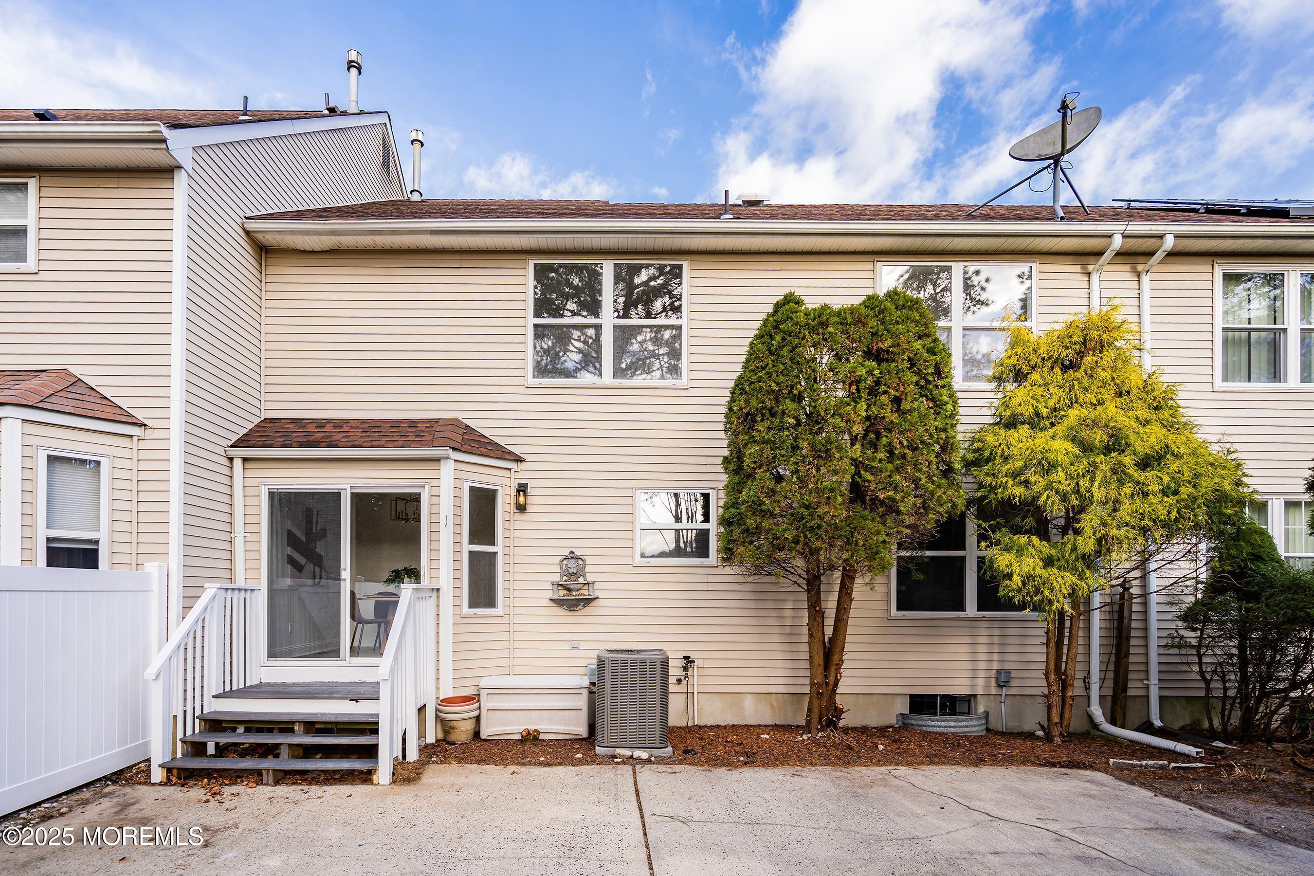 28 Tulip Court Howell, NJ 07731 - Photo 25 of 25 WhatsApp Image 2025-12-15 at 19.32.52 (7