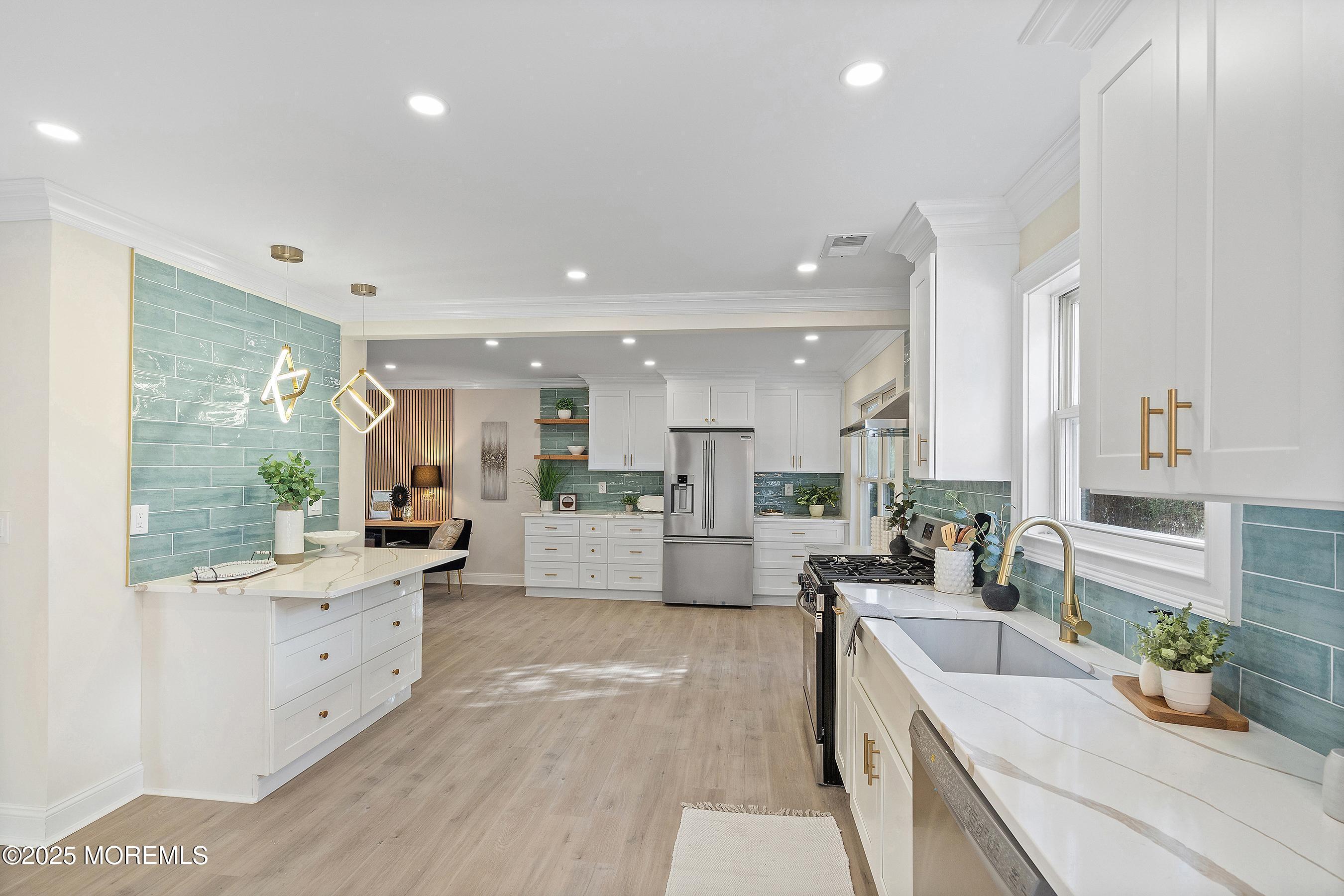 28 Tulip Court Howell, NJ 07731 - Photo 9 of 25 WhatsApp Image 2025-12-15 at 19.32.49 (6