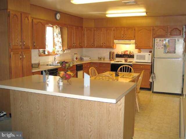 2800 Spring Road Carlisle, PA 17013 - Photo 4 of 12 Gallery Image 4