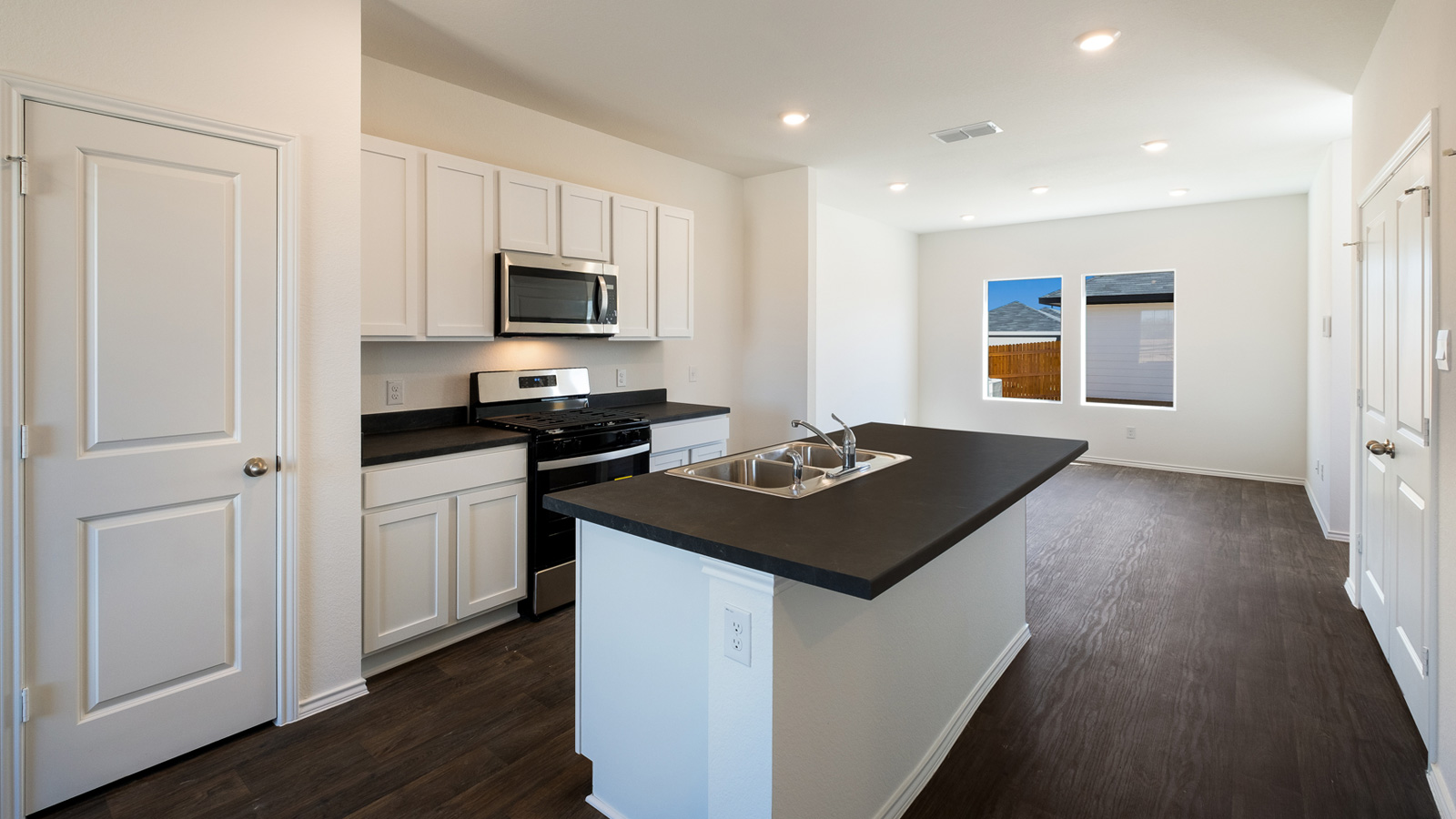 312 Santo Domingo Road Bastrop, TX 78602 - Photo 4 of 21