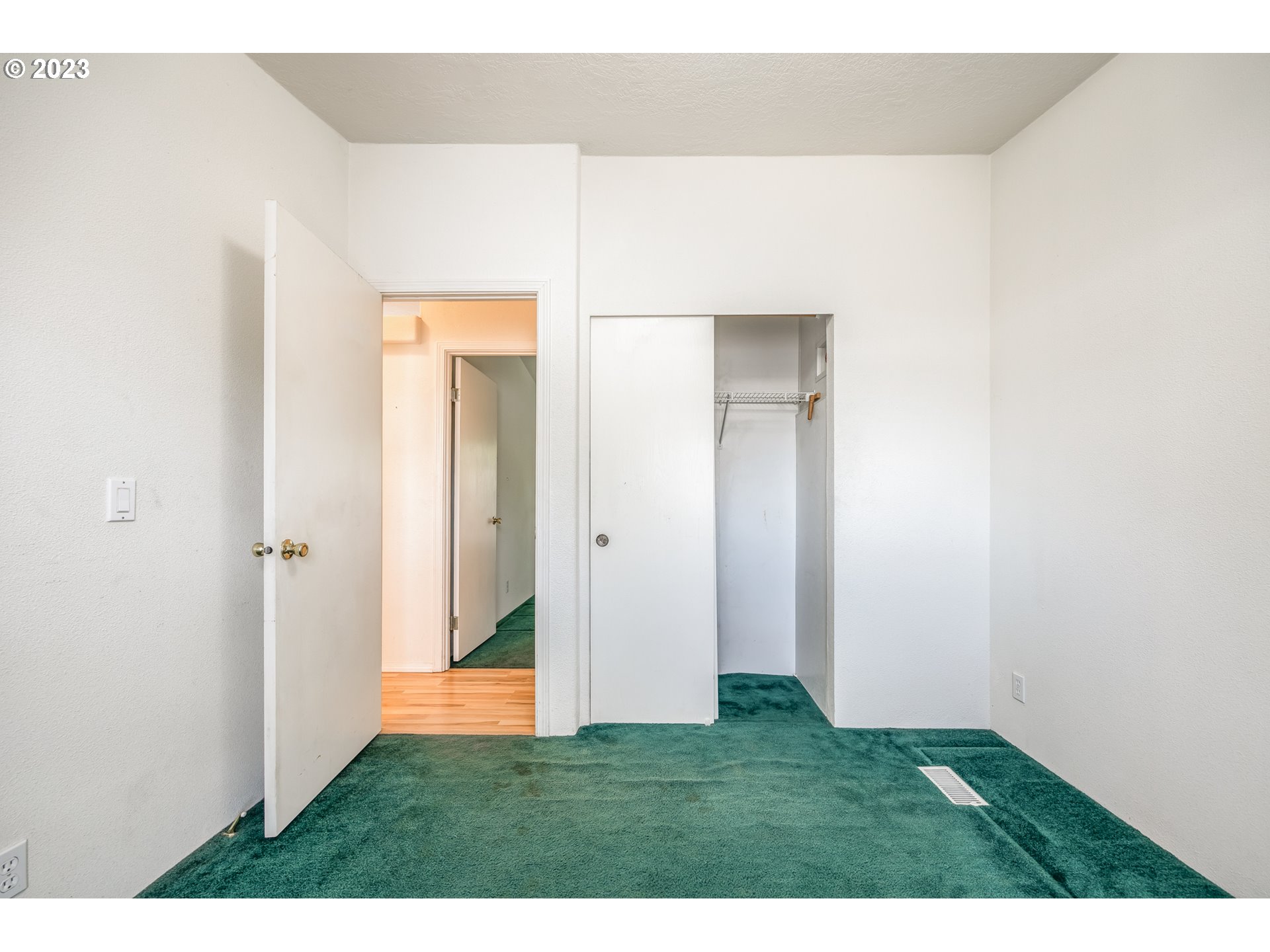 230 19th Street Springfield, OR 97477 - Photo 32 of 34 a view of an empty room