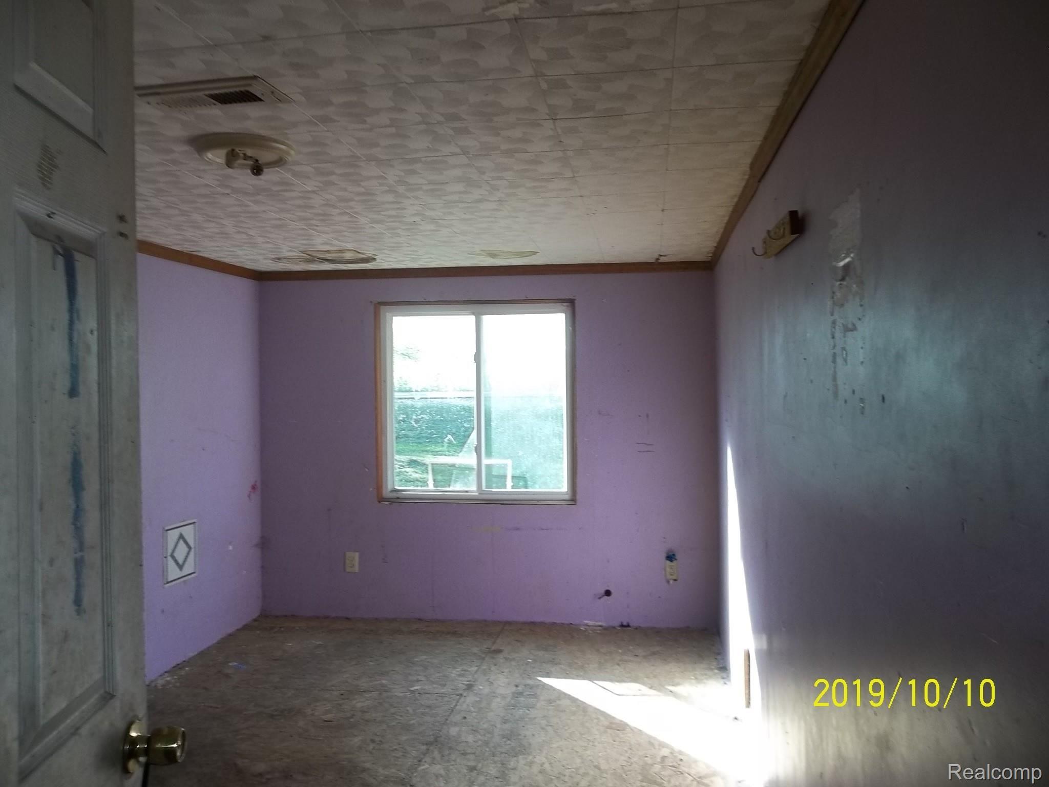 8225 Sheridan Road Millington, MI 48746 - Photo 12 of 15 100_2362.JPG