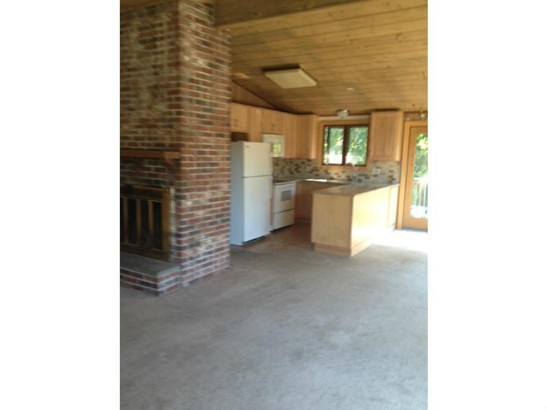 85 Sloop Street Jamestown, RI 02835 - Photo 4 of 6 Den/Family/Great Room. Great Room with Cathedral Ceiling