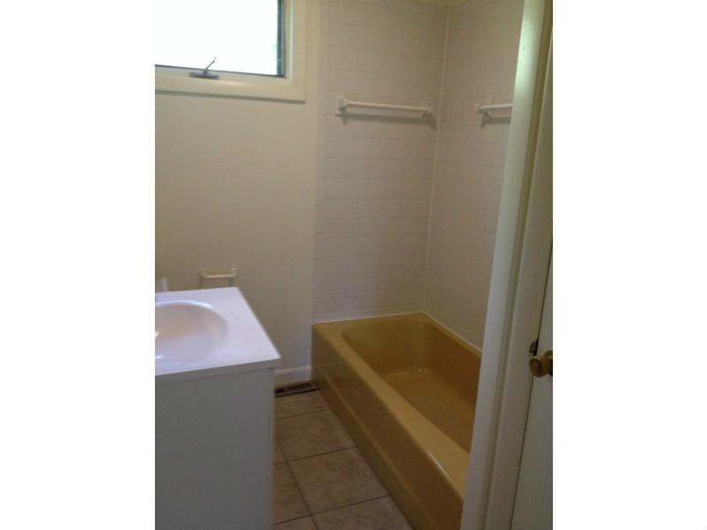 85 Sloop Street Jamestown, RI 02835 - Photo 5 of 6 Bathroom. Efficient Bathroom with Tub/Shower,Tiled Floor