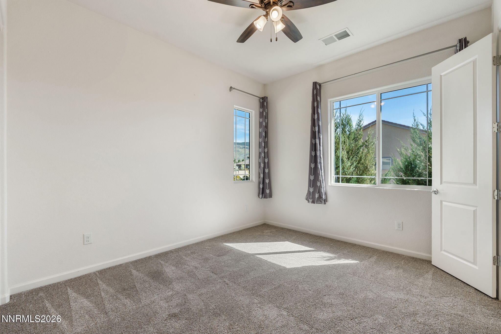 2001 Neviekay Lane Reno, NV 89521 - Photo 29 of 32 42-web-or-mls-DSC04655