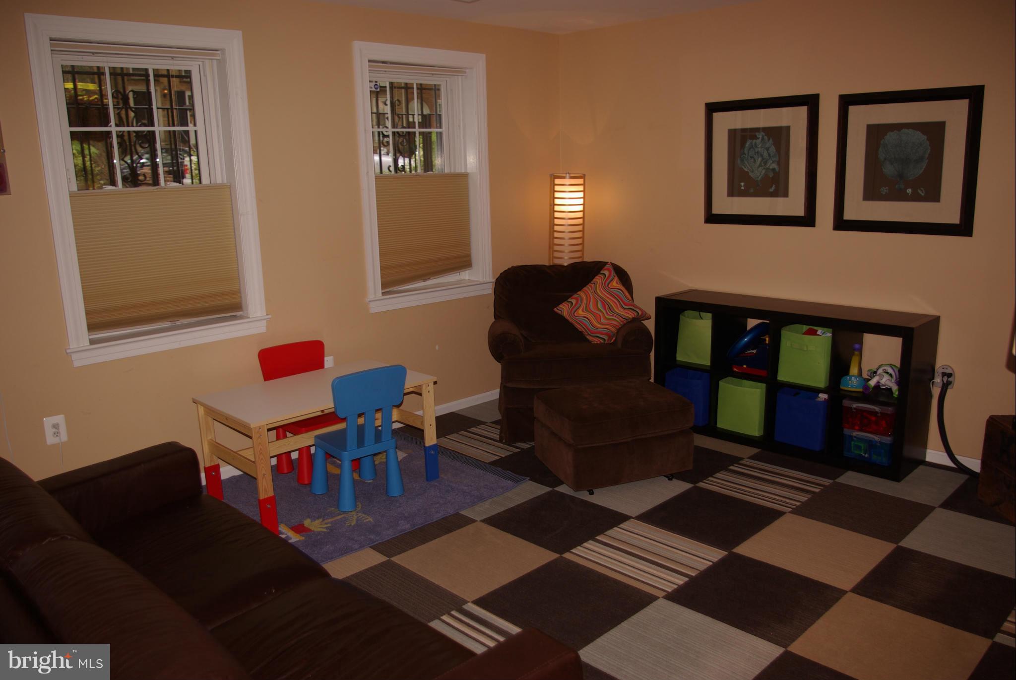 609 G Street Southwest Washington, DC 20024 - Photo 20 of 30 LL family room has 2 windows