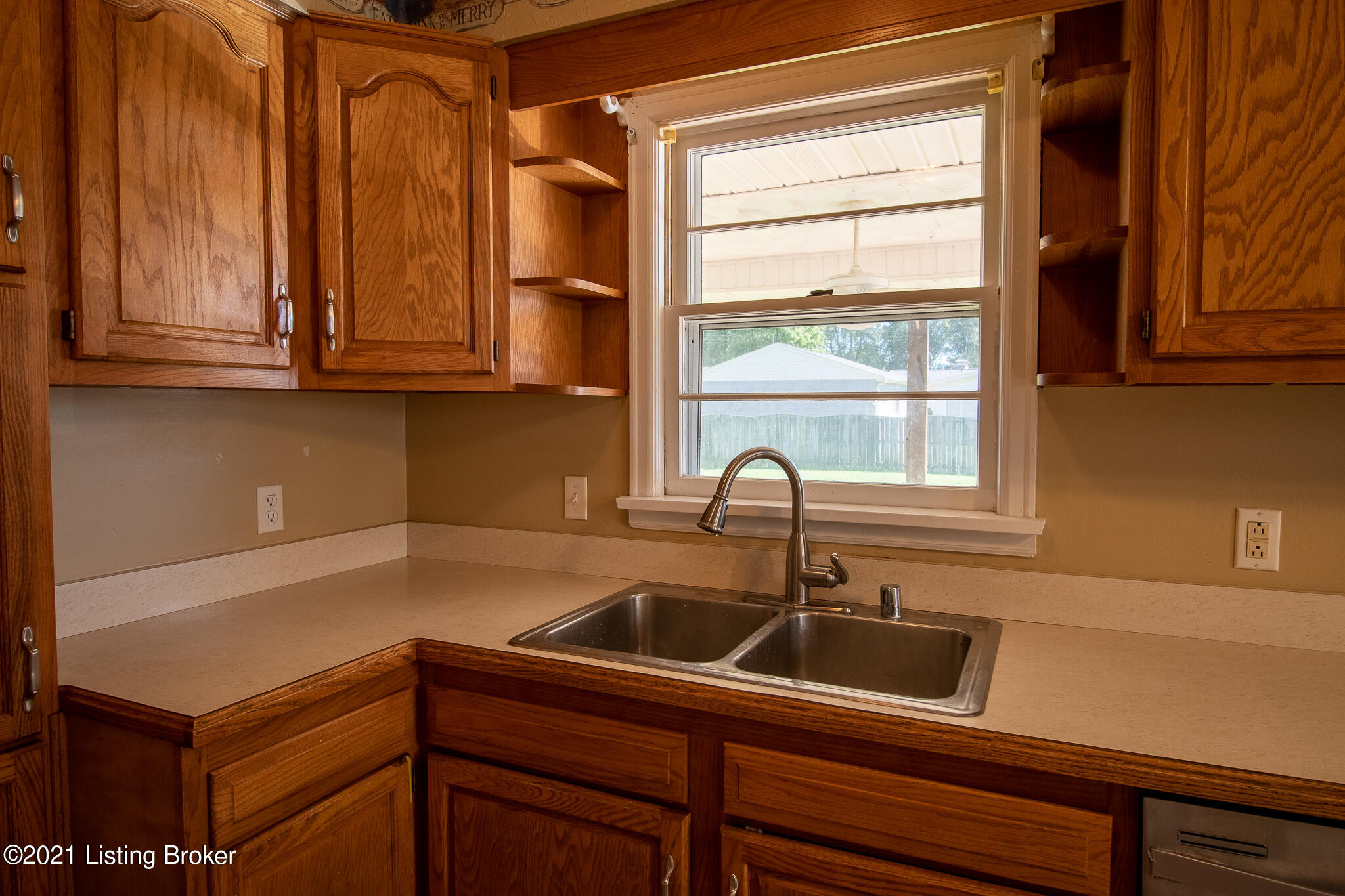 8703 Terry Road Louisville, KY 40258 - Photo 7 of 25 8703 Terry Rd-09