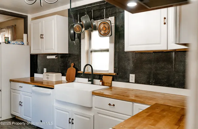 $239,900 | 565 Lake Avenue, Montrose, PA 18801