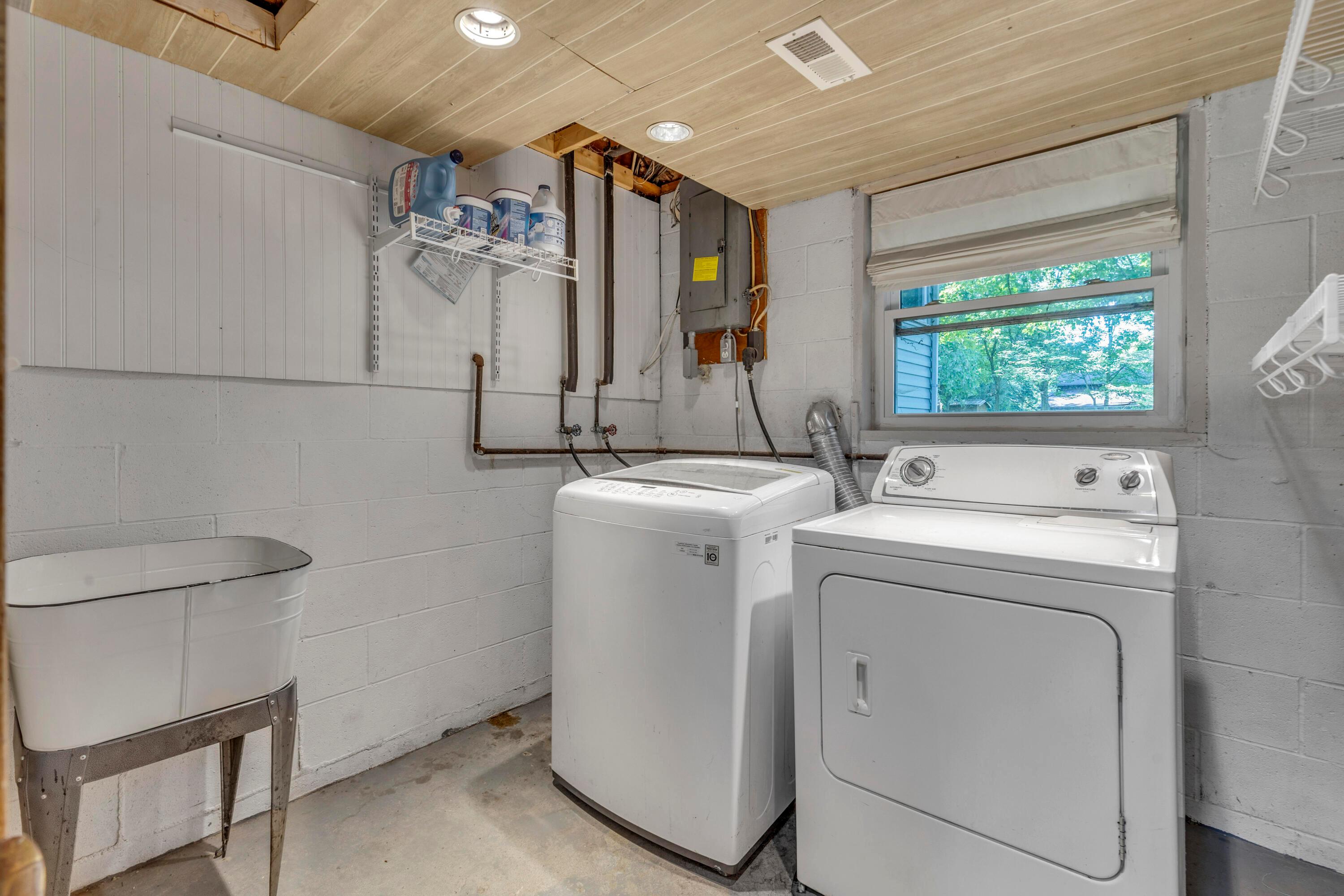 281 Middle Ground Road Southwest Pataskala, OH 43062 - Photo 40 of 52 Laundry Room