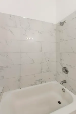 $1,350 | 1908 West 48th Street, Unit 1R, Chicago, IL 60609