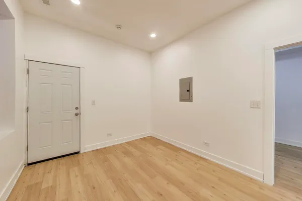 $1,350 | 1908 West 48th Street, Unit 1R, Chicago, IL 60609