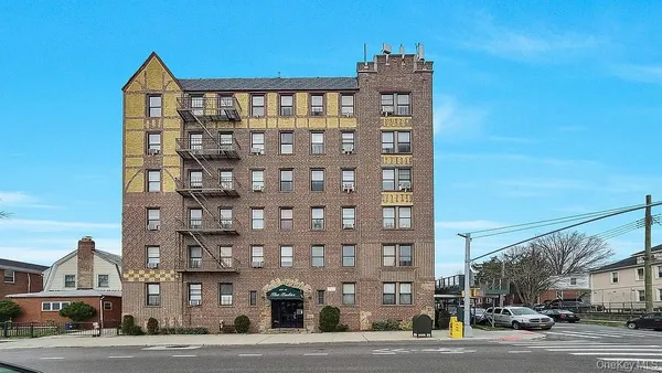 $315,000 | 155-17 Sanford Avenue, Unit 6A | Murray Hill - Flushing