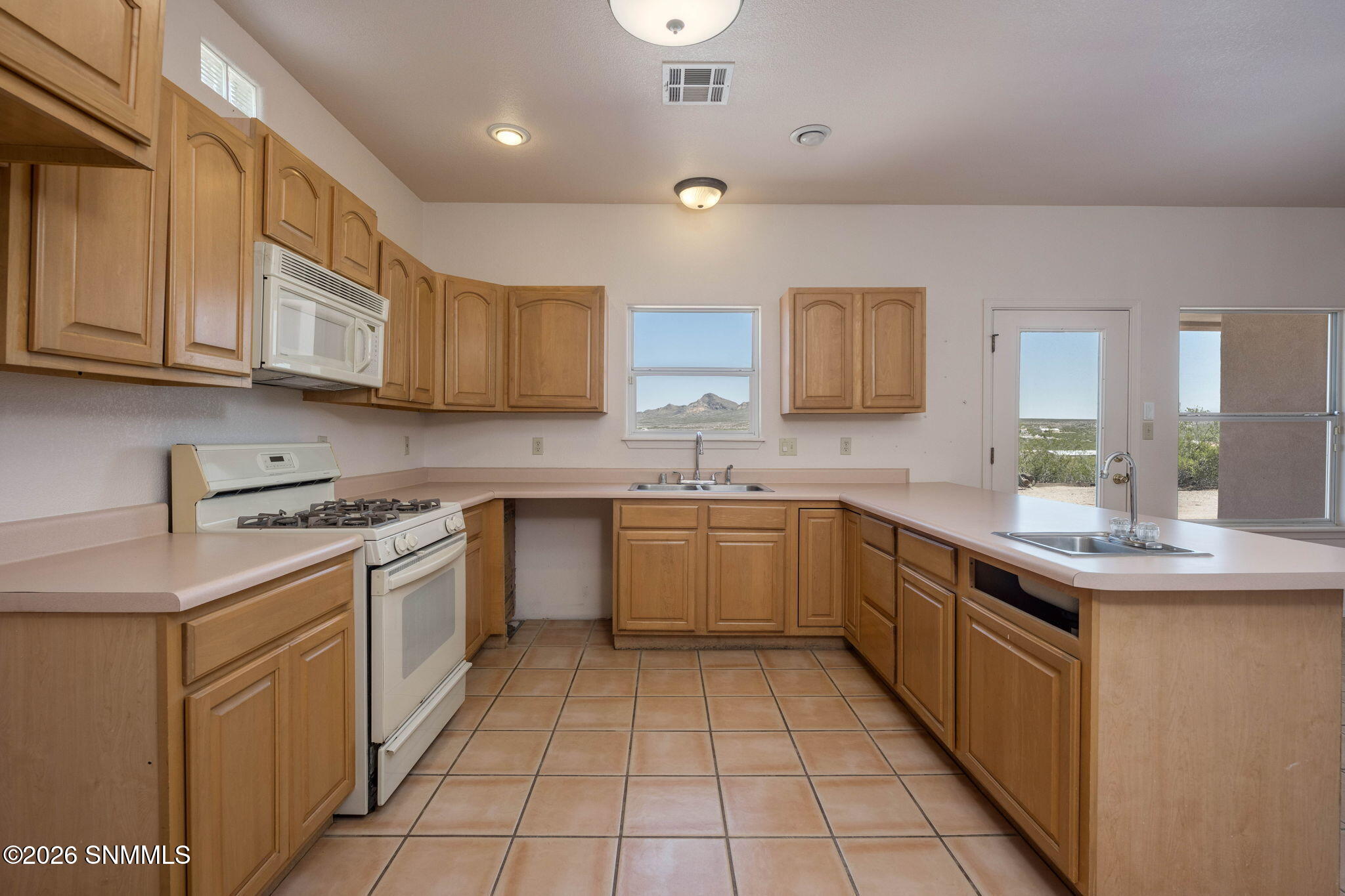 1900 Desert Ridge Rise Road Las Cruces, NM 88012 - Photo 18 of 70 17-web-or-mls-Snappin Homes (DesertRidge