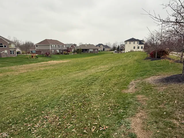 $335,000 | 3747 West 121st Street, Zionsville, IN 46077