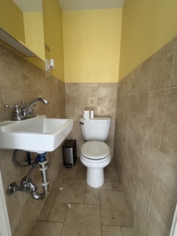 12 Pickwick Road Marblehead, MA 01945 - Photo 8 of 22