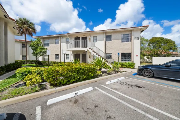$1,900 | 3258 Coral Ridge Drive, Unit 3258, Coral Springs, FL 33065
