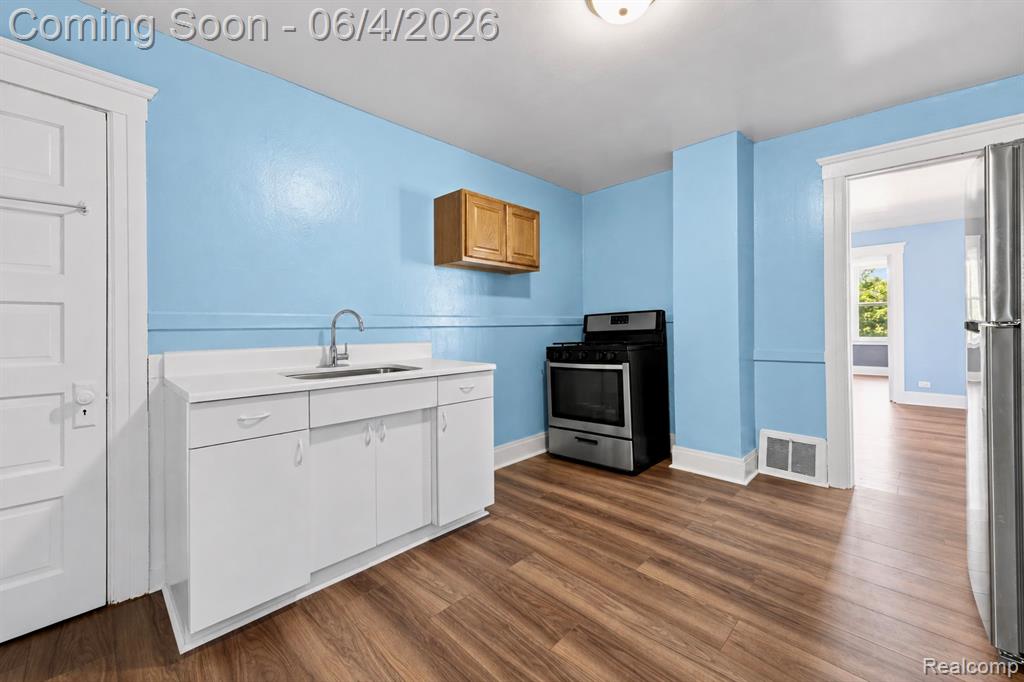 1928 Yemans Street Hamtramck, MI 48212 - Photo 11 of 26