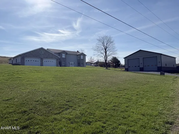 $424,900 | 2149 Dutch Road, Loretto, PA 15940