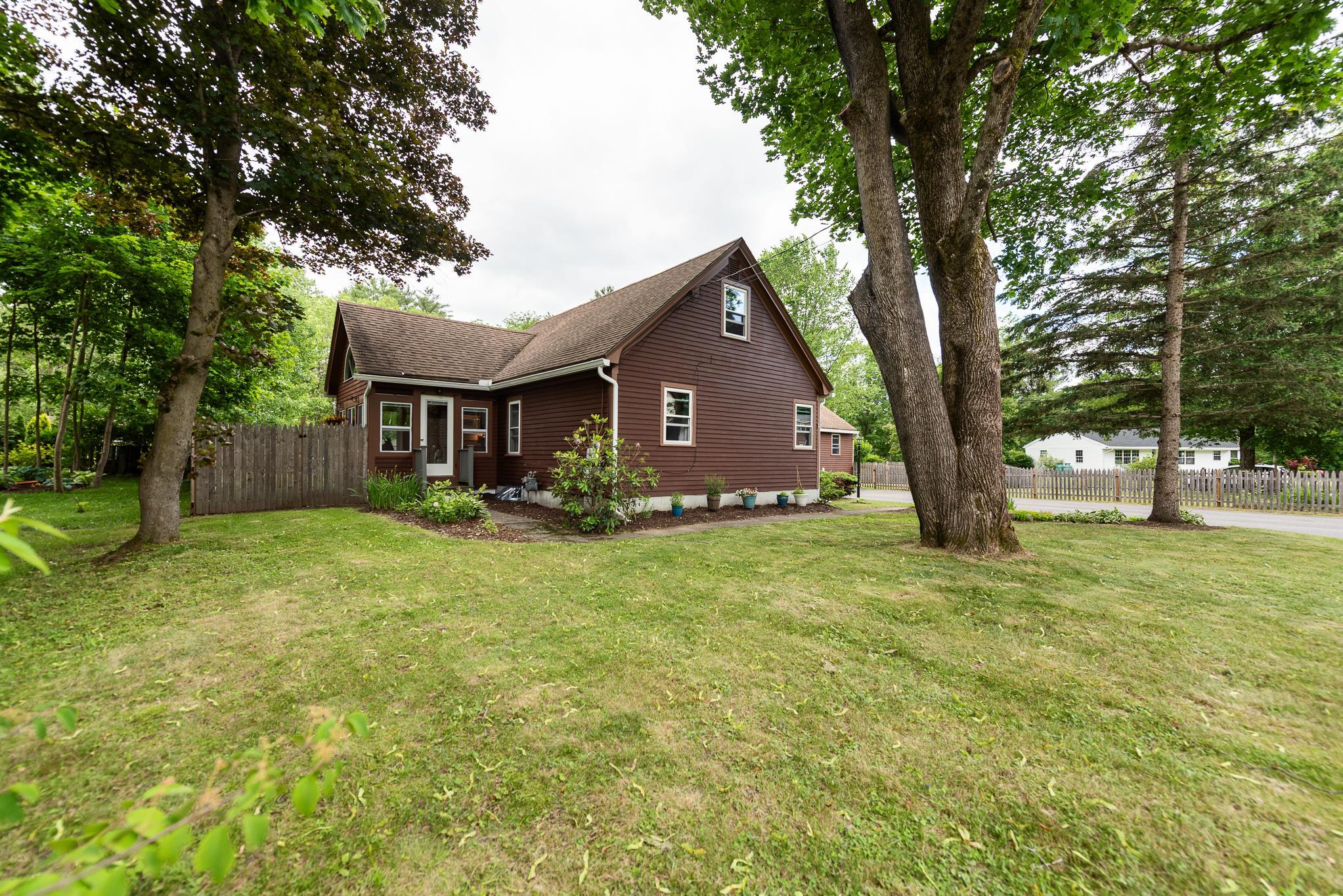 21 Redington Road Concord, NH 03301 - Photo 4 of 42 Gallery Image 4