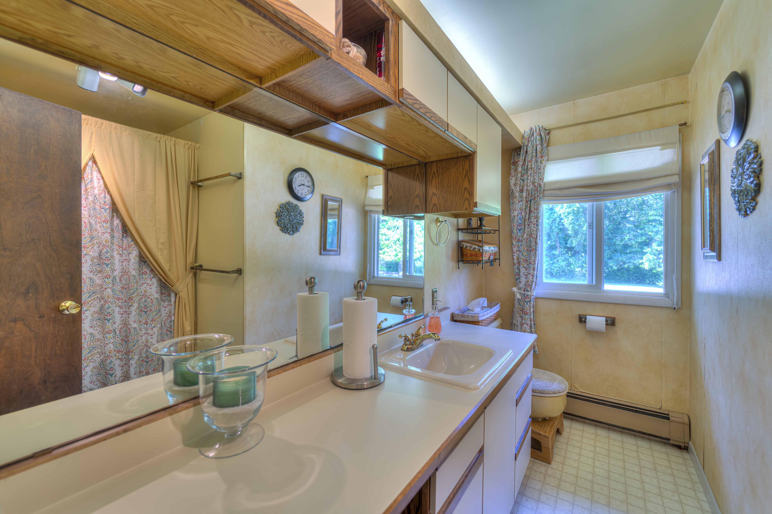 3851 Clarkway Road Jackson, MI 49203 - Photo 16 of 28 3851 Clarkway 32