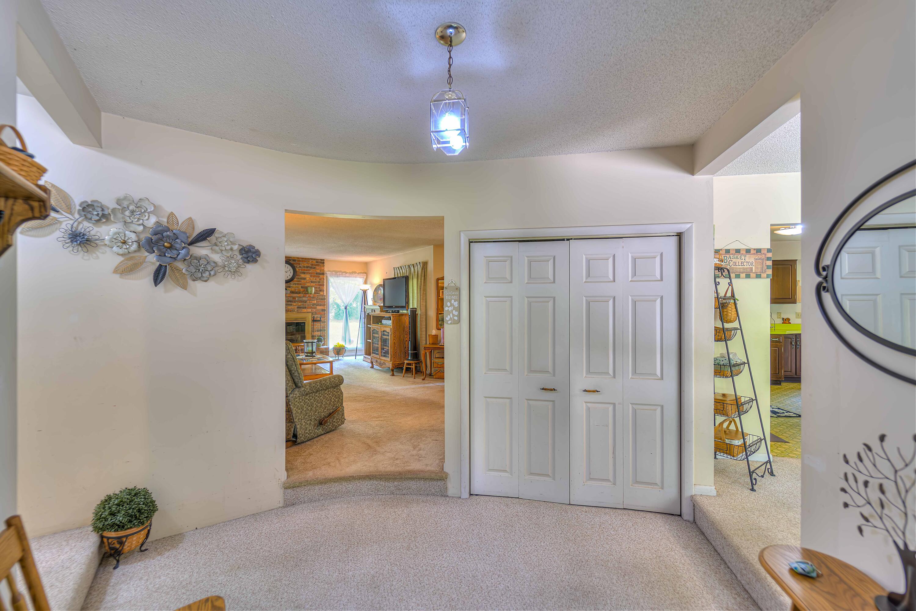 3851 Clarkway Road Jackson, MI 49203 - Photo 5 of 28 3851 Clarkway 21