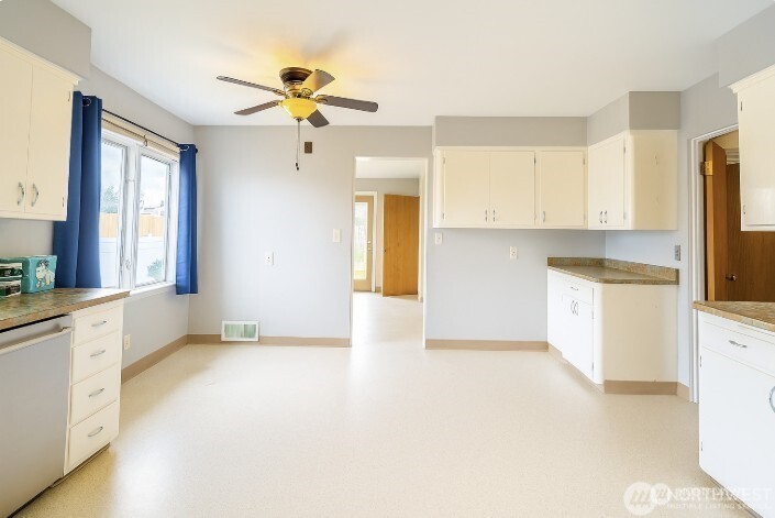 113 East 6th Street Lind, WA 99341 - Photo 10 of 32