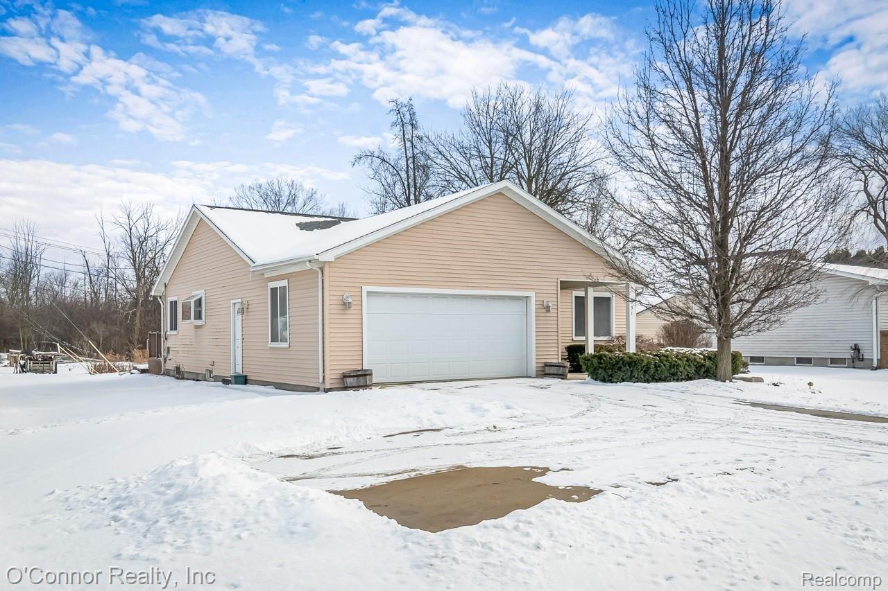 851 Range Road Marysville, MI 48040 - Photo 3 of 24 851 Range-3.jpg