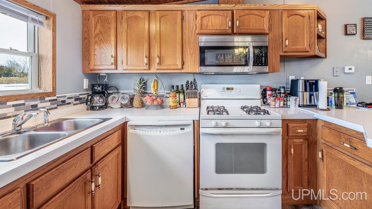 W4593 Number 34 Road Nadeau, MI 49863 - Photo 12 of 29