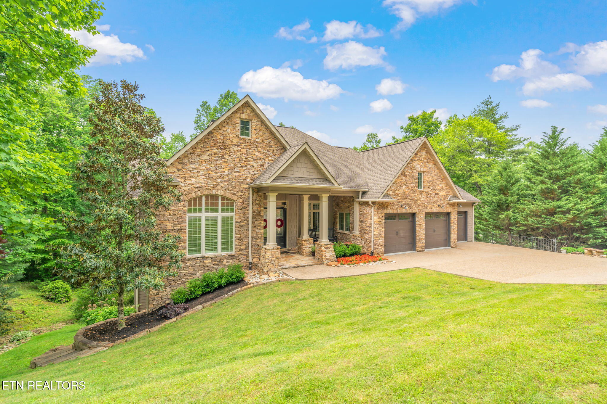 111 Winchester Circle Oak Ridge, TN 37830 - Photo 3 of 60 7-web-or-mls-111 Winchester Circle-8