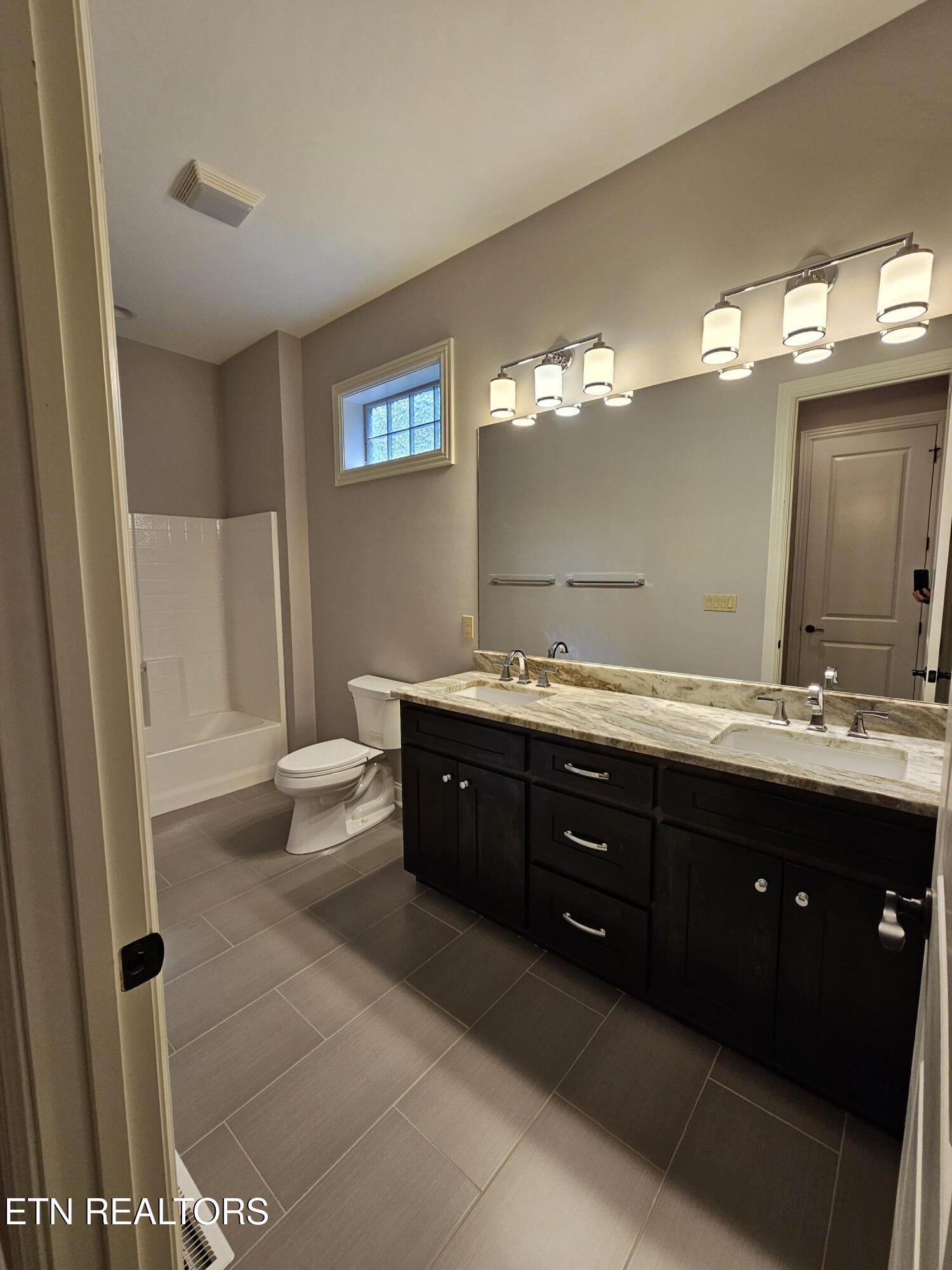 111 Winchester Circle Oak Ridge, TN 37830 - Photo 45 of 60 20251015_133759