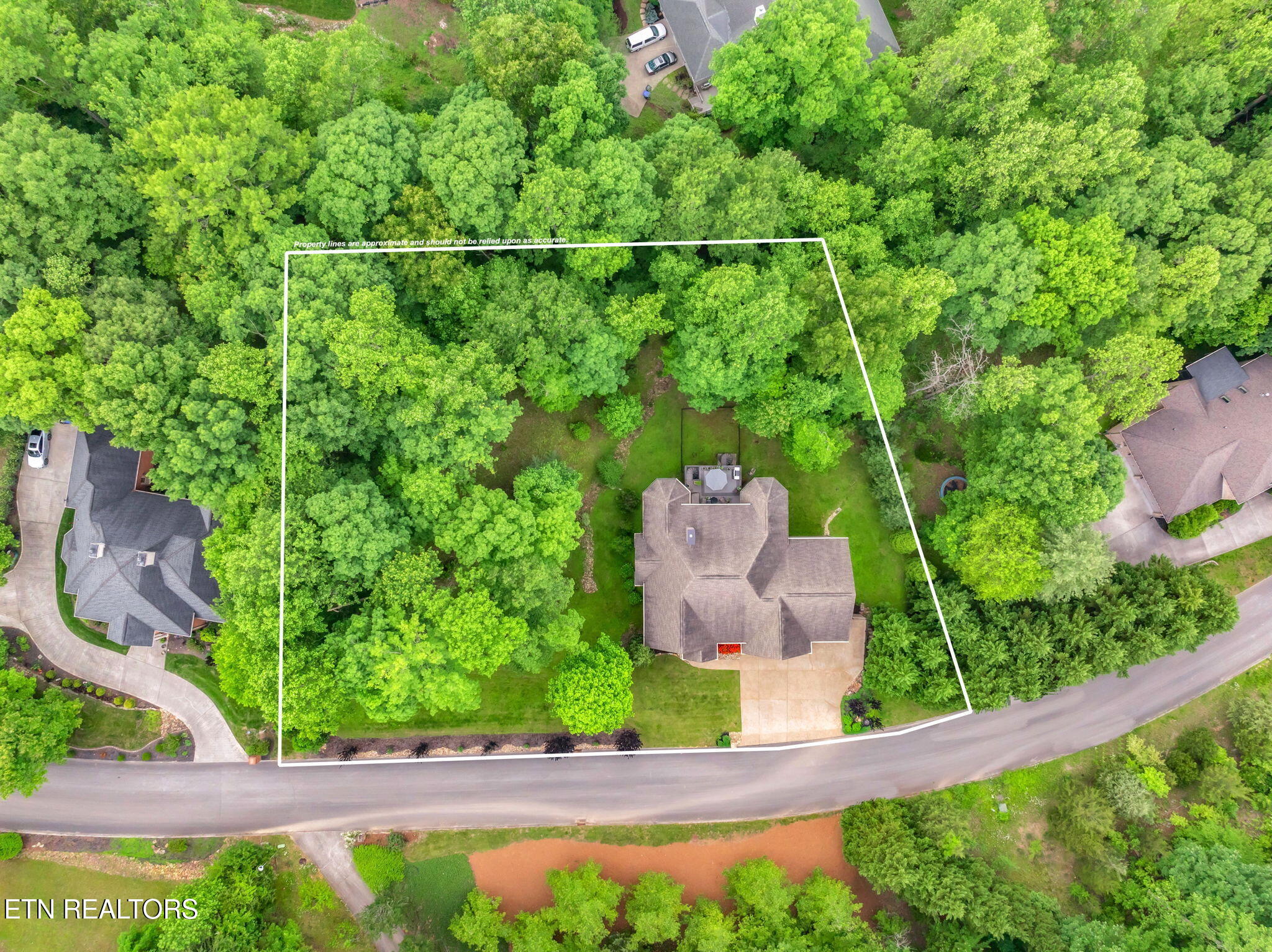 111 Winchester Circle Oak Ridge, TN 37830 - Photo 57 of 60 77-web-or-mls-111 Winchester Circle-78.j